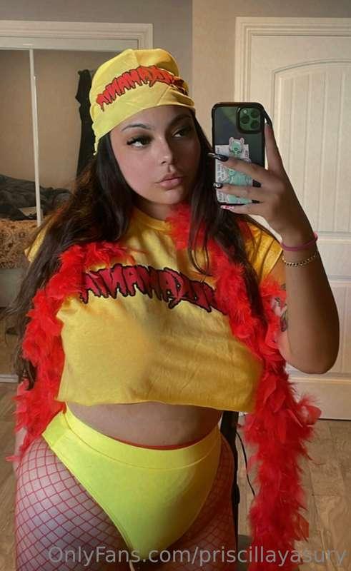 Here’s a sneak peak of my Halloween costume 💛❤️💛