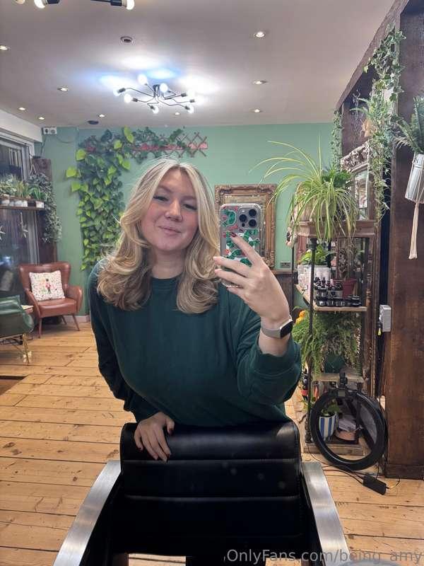 New hair 💇‍♀️What do we think? 😘