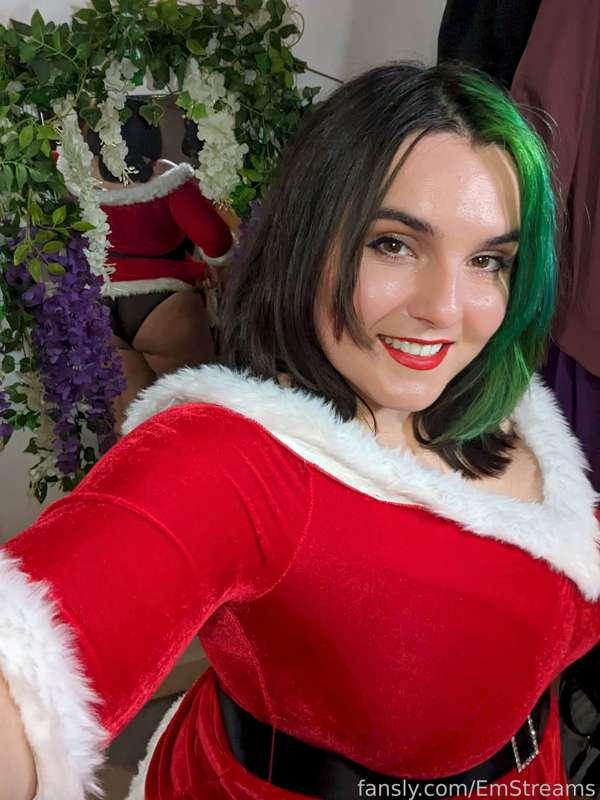 Merry Christmas, everyone!

Say it back 😠

😋

#fyp #christmas #mrsclaus #mrssanta #cosplay #british