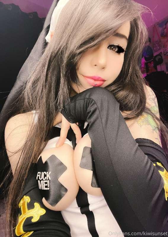 ur friendly neighborhood seductive nun :) (that was dumb lma..