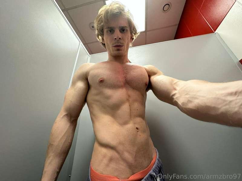 armzbro97 image #2