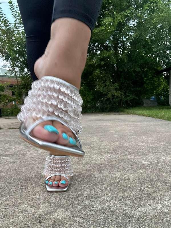 prettyyheelz image #3