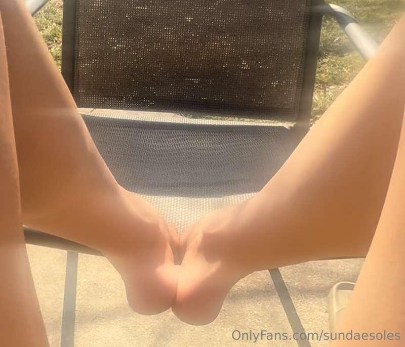 Sundae Worship ☀️ Who’s ready to be seduced?   Watch me sunb..