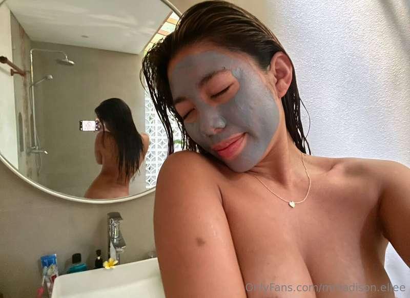 NOW ACCEPTING CUSTOM JOIs~DM me & i might just make your dre..