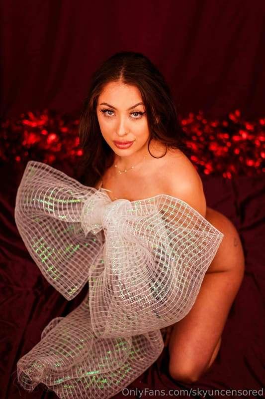 Santa put a bow on @mamisky.tv for you