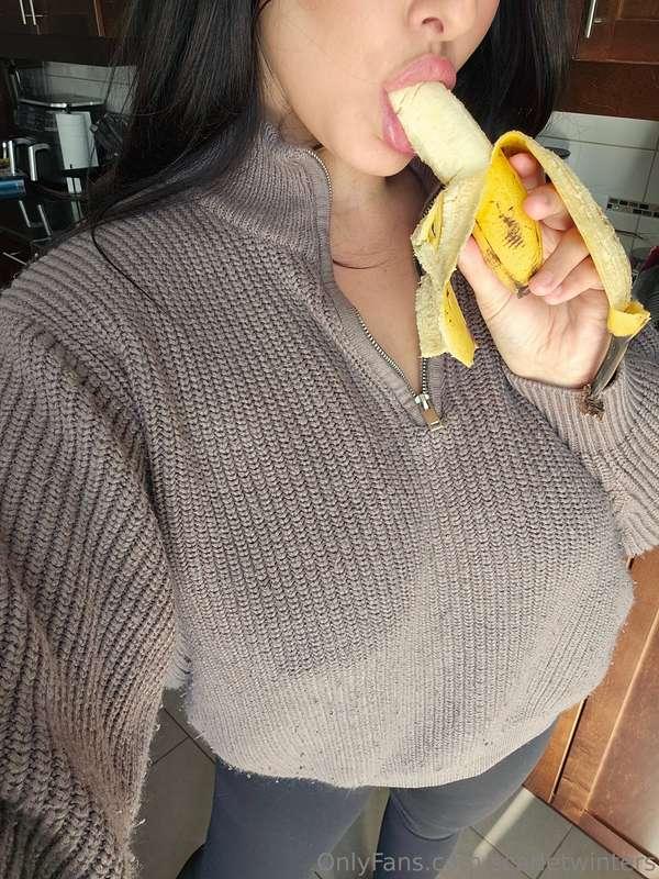 I could maybe have my mouth on something else 😈😜 TGIF and ha..