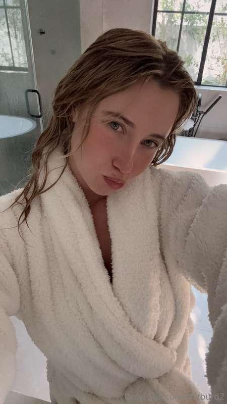 i only chat on my free 😈 page here:onlyfans.com/chyburd