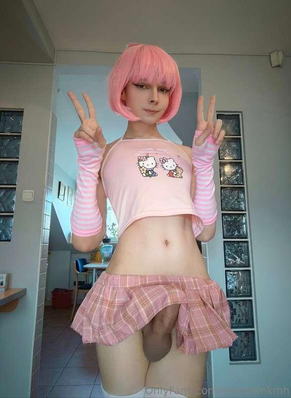 Do I look cute in pink? ❤️