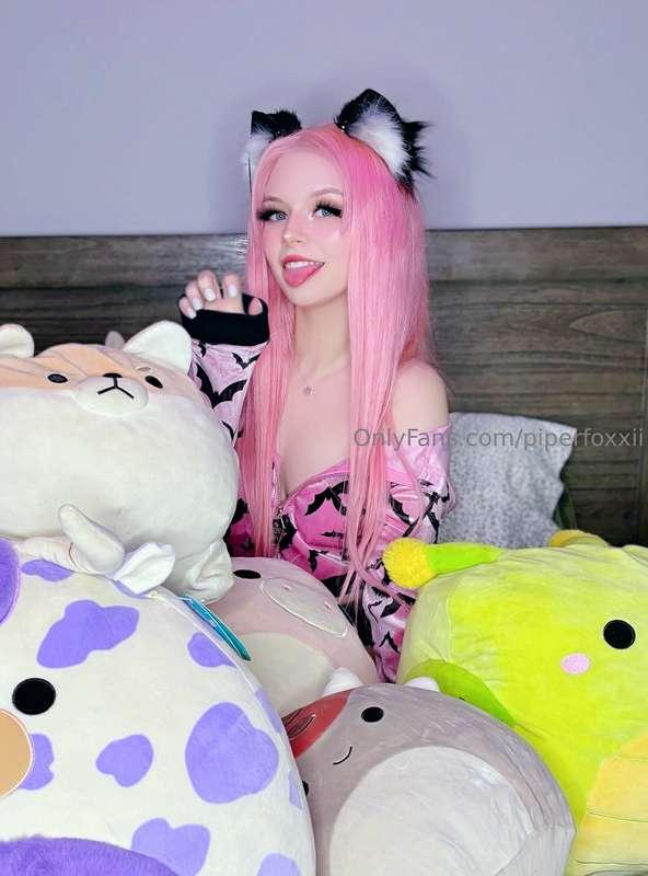 Cute & cuddly cat gf 🥰