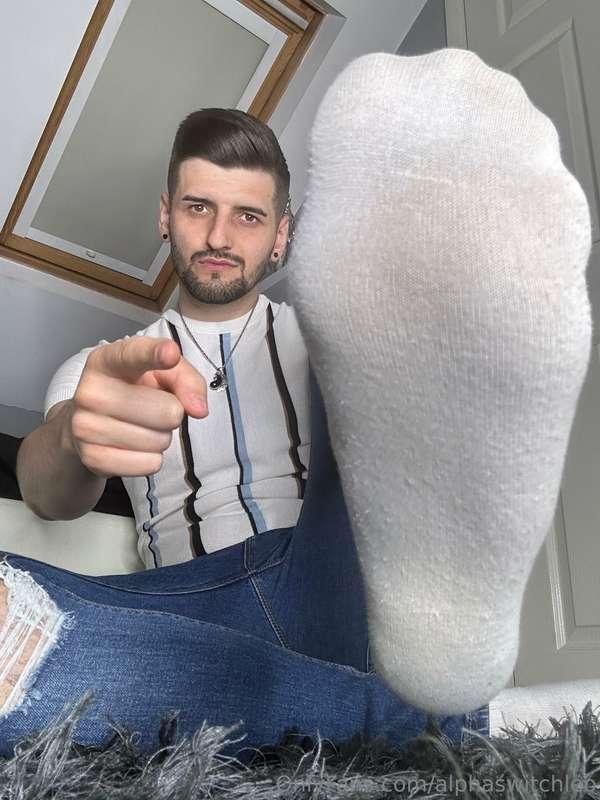 Get nice and weak for my sweaty white socks boy 😈