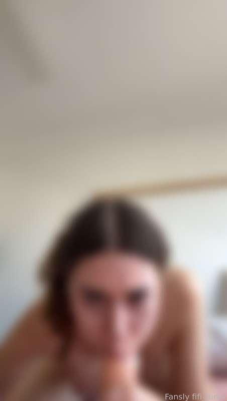 fifi_lurks image #0