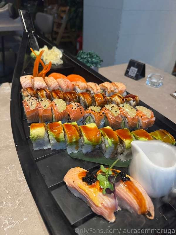 Buonissimo... che dici dividiamo ? 😋🍣