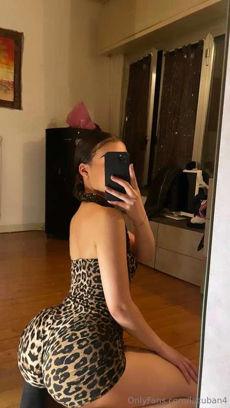 🍑🍑🍑
oggi tieni compagnia in chat?🥰