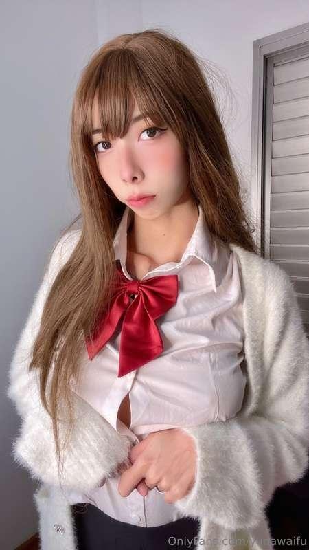 Peek-a-boob 😳