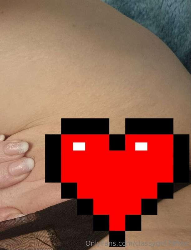 Would you like to see my pretty pink pussy?
Tip $6 and I'll ..