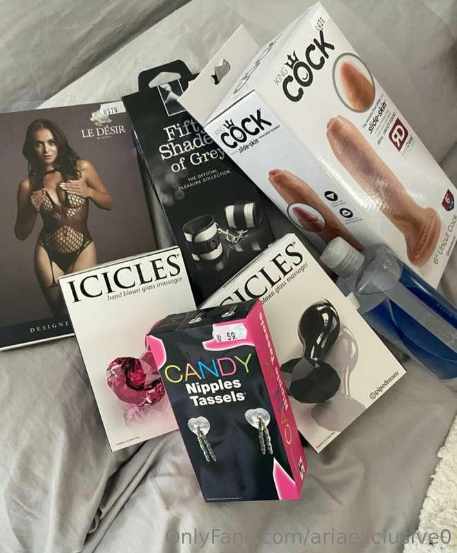 Love buying new toys to play with and show to you guys, do y..