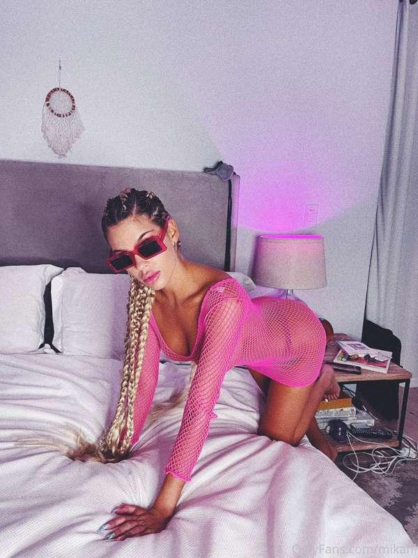 This g-string barely covers my sweet kitty 🙀🩲💧 TIP ME if you..