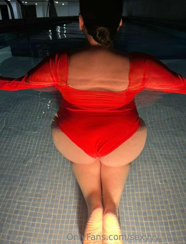 Do you want to take a dip with me? 🙈💋