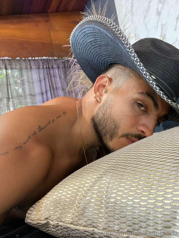 Good afternoon everyone 🫶, today I was taking nice pictures🥴..
