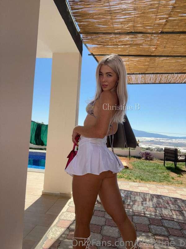 Do you like my skirt 😈❤️🍑