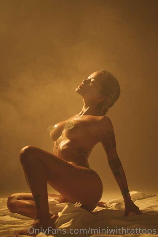 It’s giving renaissance nudes 🖼️