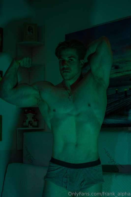 Who’s ready to play a little game with me? 😘