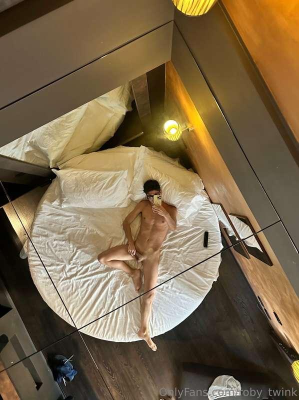 [🇬🇧]what would you have done to me at that moment🙈

[🇮🇹]cosa..