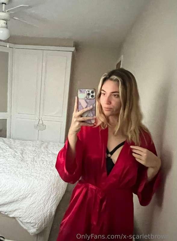 Swipe for tease 😈