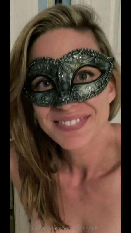🎥 Gagging on a DildoI give this dildo a really sloppy, slobb..