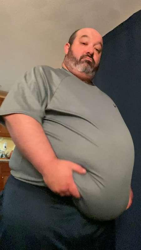 Fat Dad in a Tight grey Tee