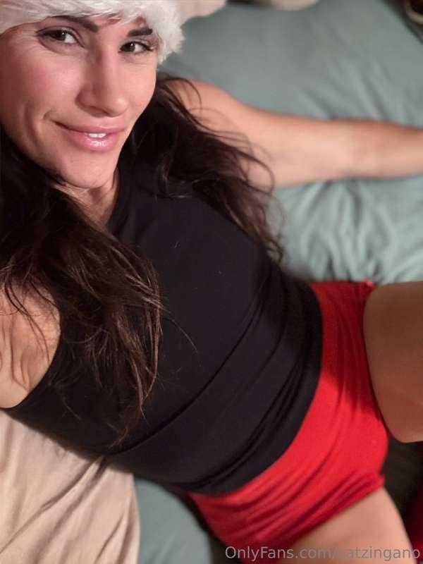 Wheew it’s been a full day. Time to decompress 🥰Wanna chat? ..