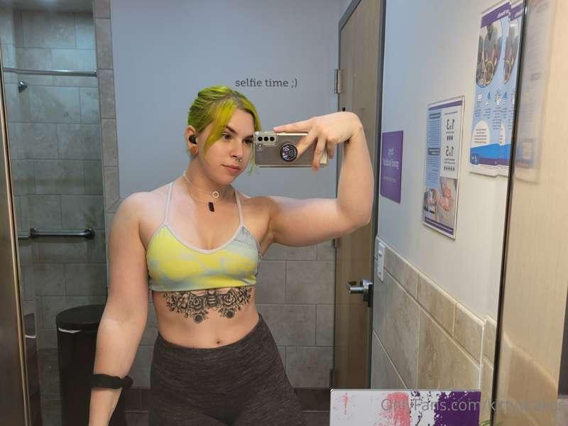 Don't mind me, just getting hoooge 🤭💪