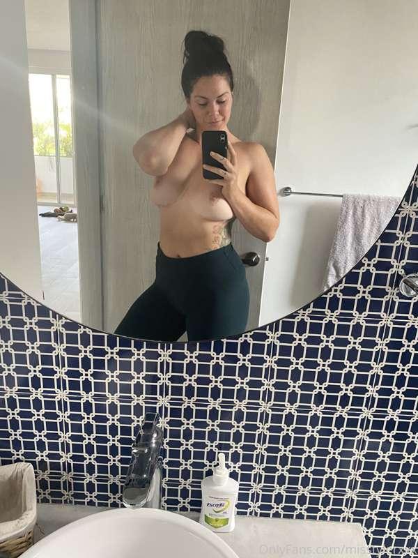 Getting ready for my day!! Happy Hump Day friends!