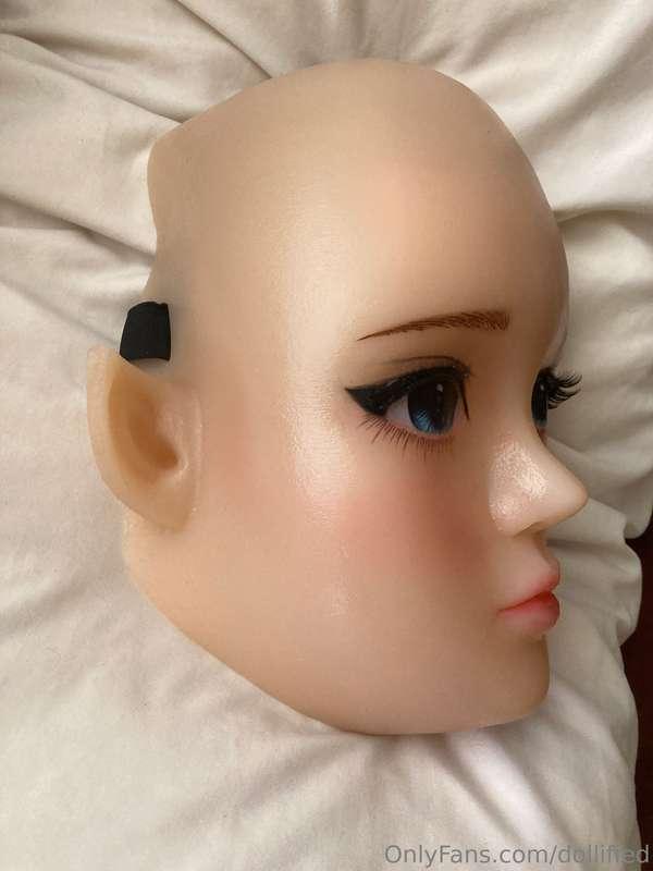 Cleaning out my closet and selling my elf half-mask from Dre..