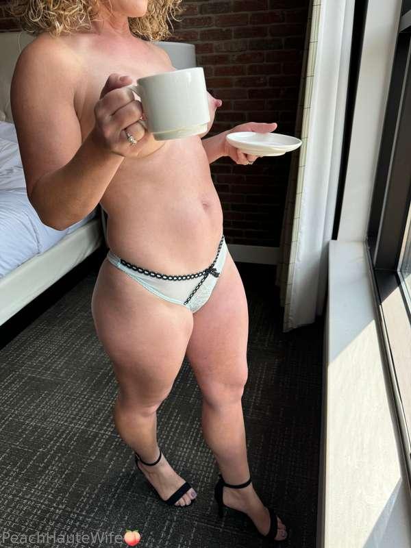 I like my sugar with coffee an CREAM 🎶 😘