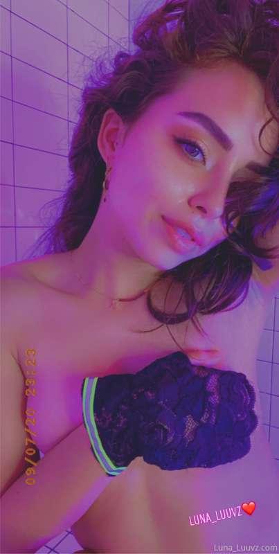 I send some pussy pics after cumming a LOT 💦 to spoil my fan..