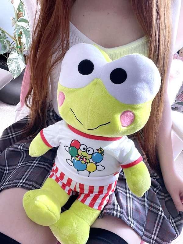 🐾┆IRL ~ I can now hug you (my froggiez)