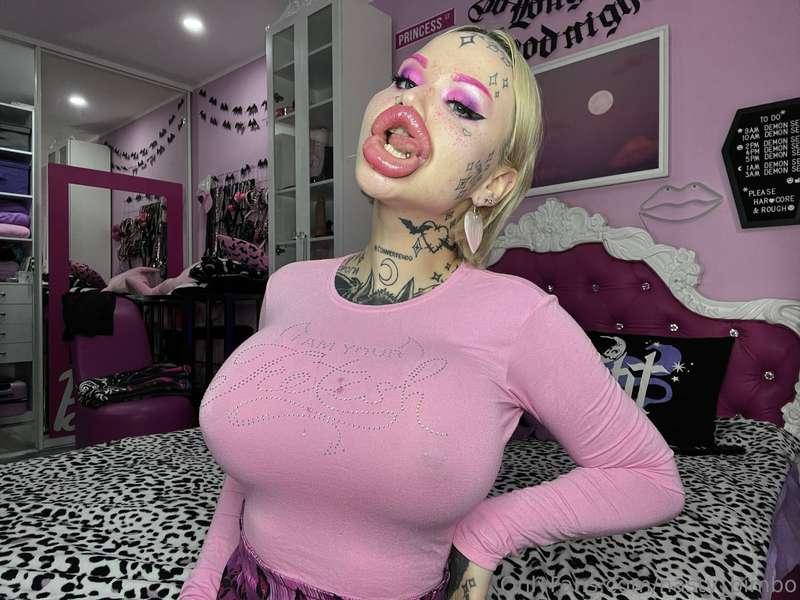 I am your fetish💦💦💦 More bimbofied now than ever! And wont s..