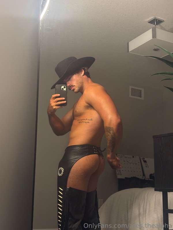 COMMENT if your my ass gooner ;)