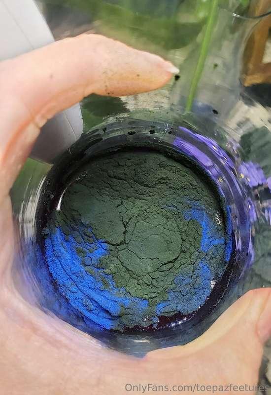 I'm a glass full kind of goddess 😌