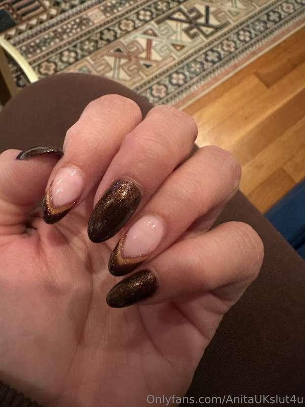 Fall nails…hope you guys are keeping warm in this weather I ..