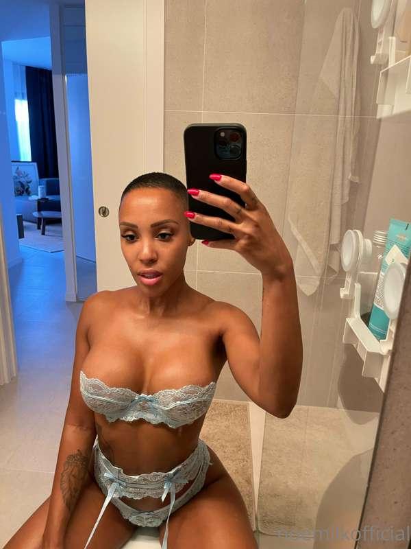what are you up to now baby? chat me if you're free