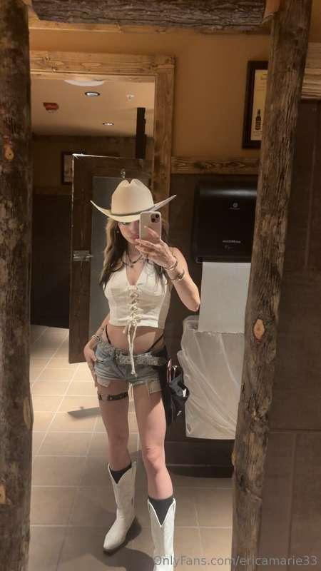 ericamarie33 image #0