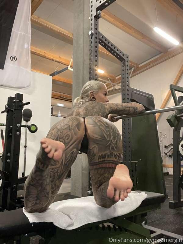 💦I’m always horny in the gym 😜😜 zoom to my aushole babe 😇 wa..
