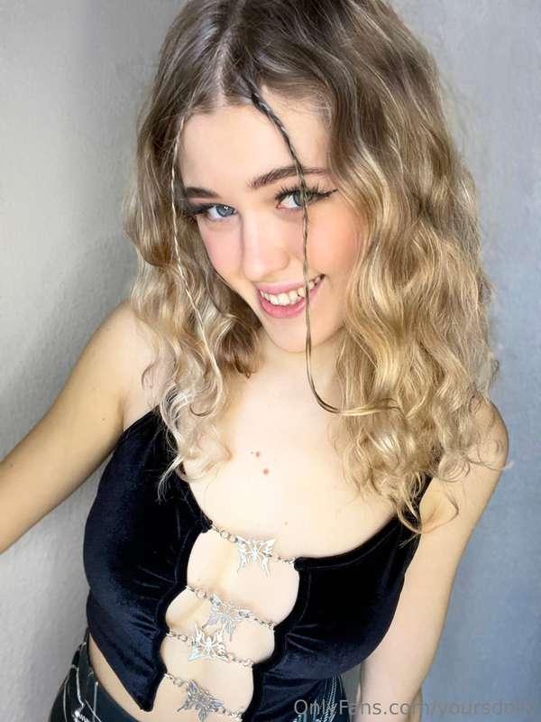 Feeling a little shy but couldn't resist the flirty vibes in..