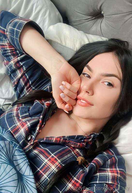 🫦Hot brunette @goldenna loves videocall 🍌💦

🍭Custom photos a..