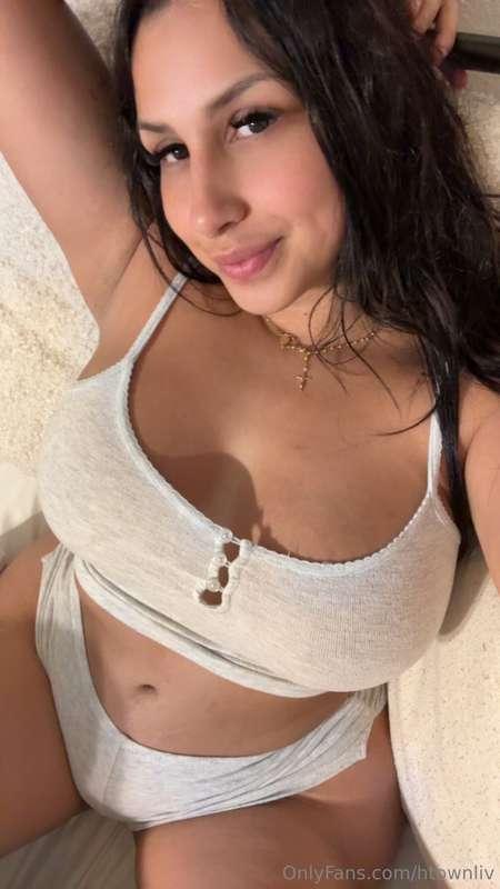I’m on right now. Cum say hi 👋 