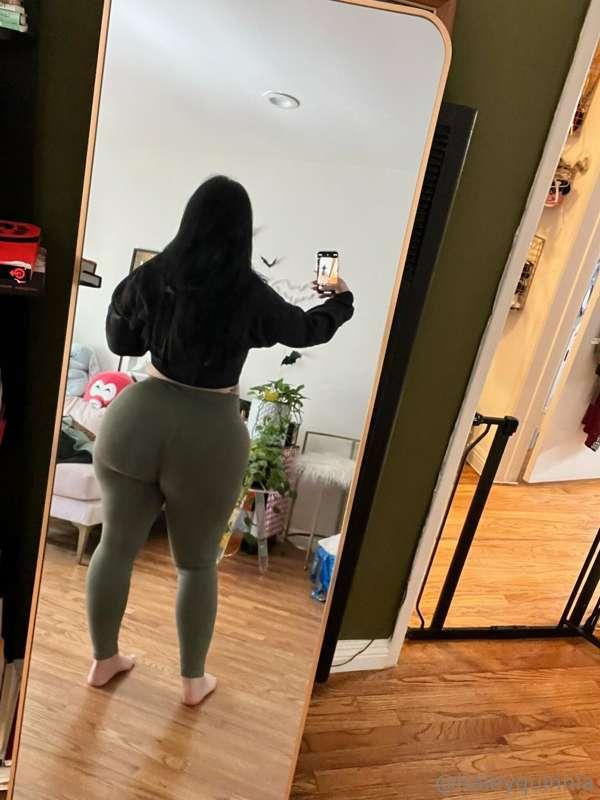 ### fat ass needs a phat dick`😈