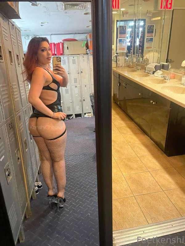 Your favorite nyc stripper <3