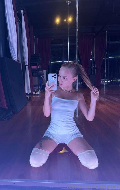 Time to show off my little hobby.... Yes I love to dance! 💃 ..